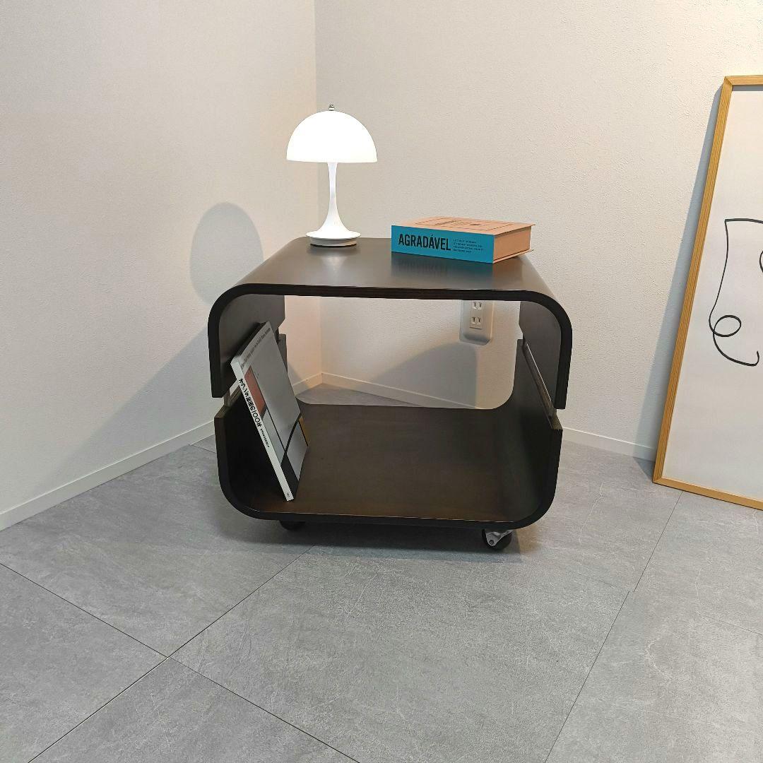 ミッドセンチュリー　ブラウン　木製サイドテーブル ボールキャスター付き　曲げ木