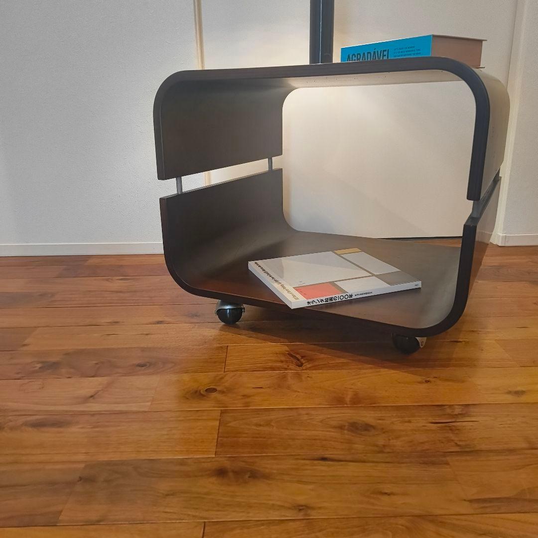 ミッドセンチュリー　ブラウン　木製サイドテーブル ボールキャスター付き　曲げ木