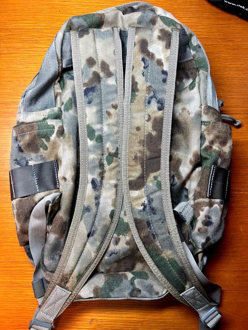 と*つ様 BRIEFING ブリーフィング ATTACK PACK 迷彩　USA