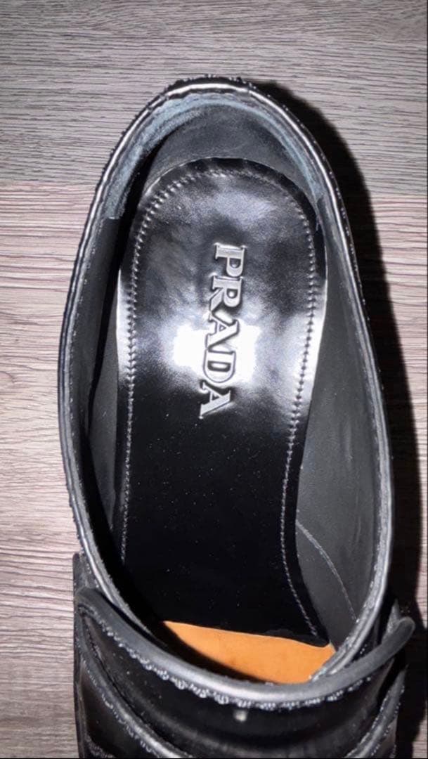 プラダ　チョコレート ブラッシュドレザー　9.5 2DE127