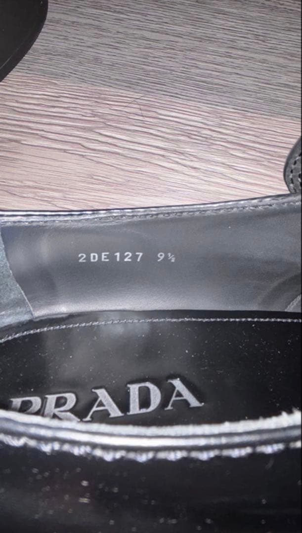 プラダ　チョコレート ブラッシュドレザー　9.5 2DE127