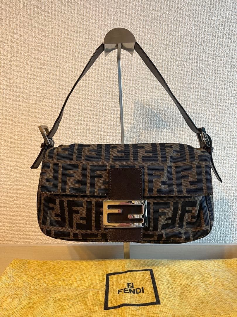 美品　FENDI　マンマバゲット　ズッカ　ブラウン　ワンショルダー　保存袋付