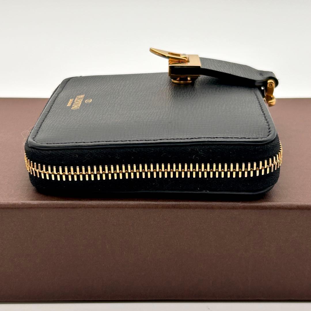 ✨極美品✨ VALENTINO ヴァレンティノ 二つ折り財布 高級 希少性大✨