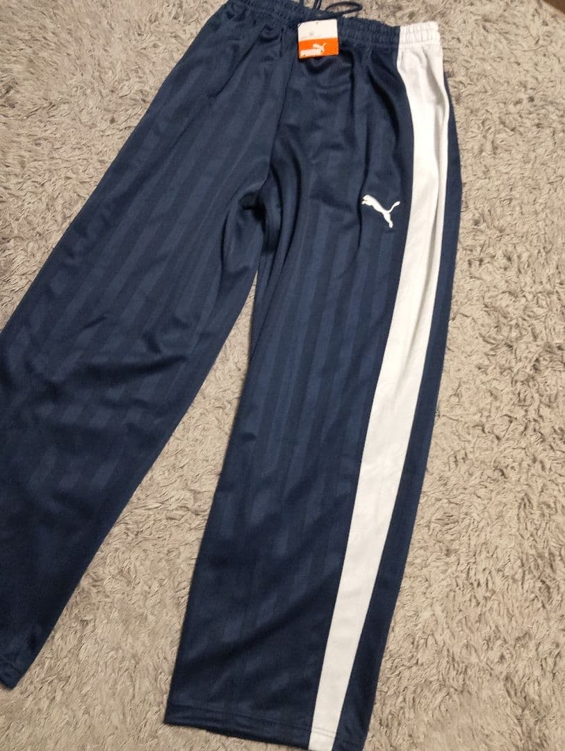 新品PUMAトラックジャケットパンツジャージ刺繍ロゴ 紺✕白Ｌ〜O日本製