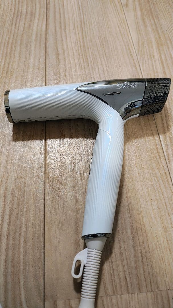 1週間限定 特別価格！ リファ ドライヤー ホワイト 2022年製 AB13