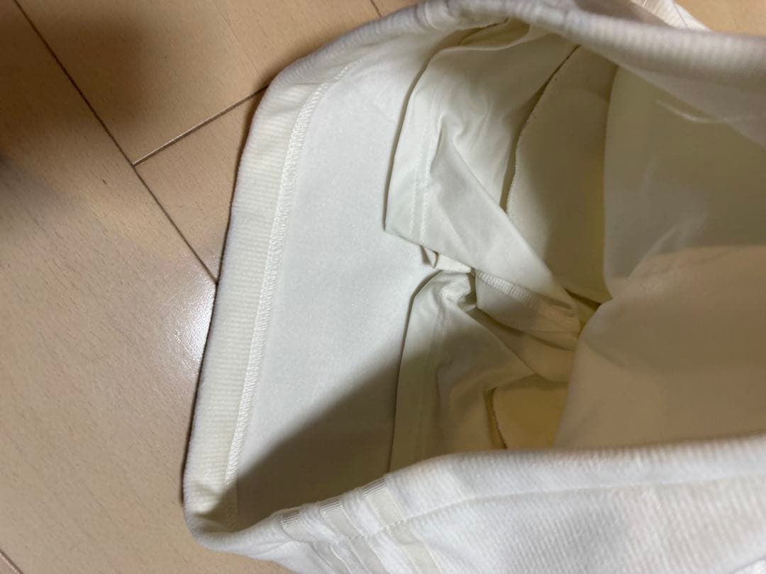 adidasゴルフ　ホワイト　コーデュロイセットアップ