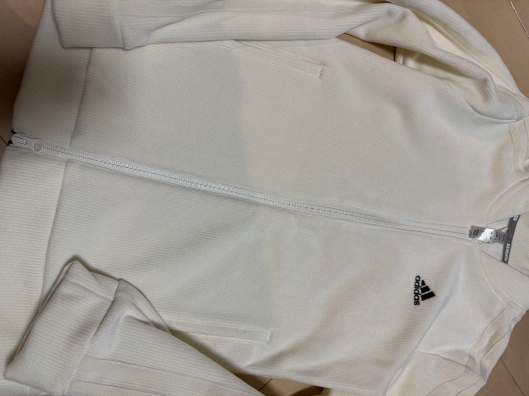 adidasゴルフ　ホワイト　コーデュロイセットアップ