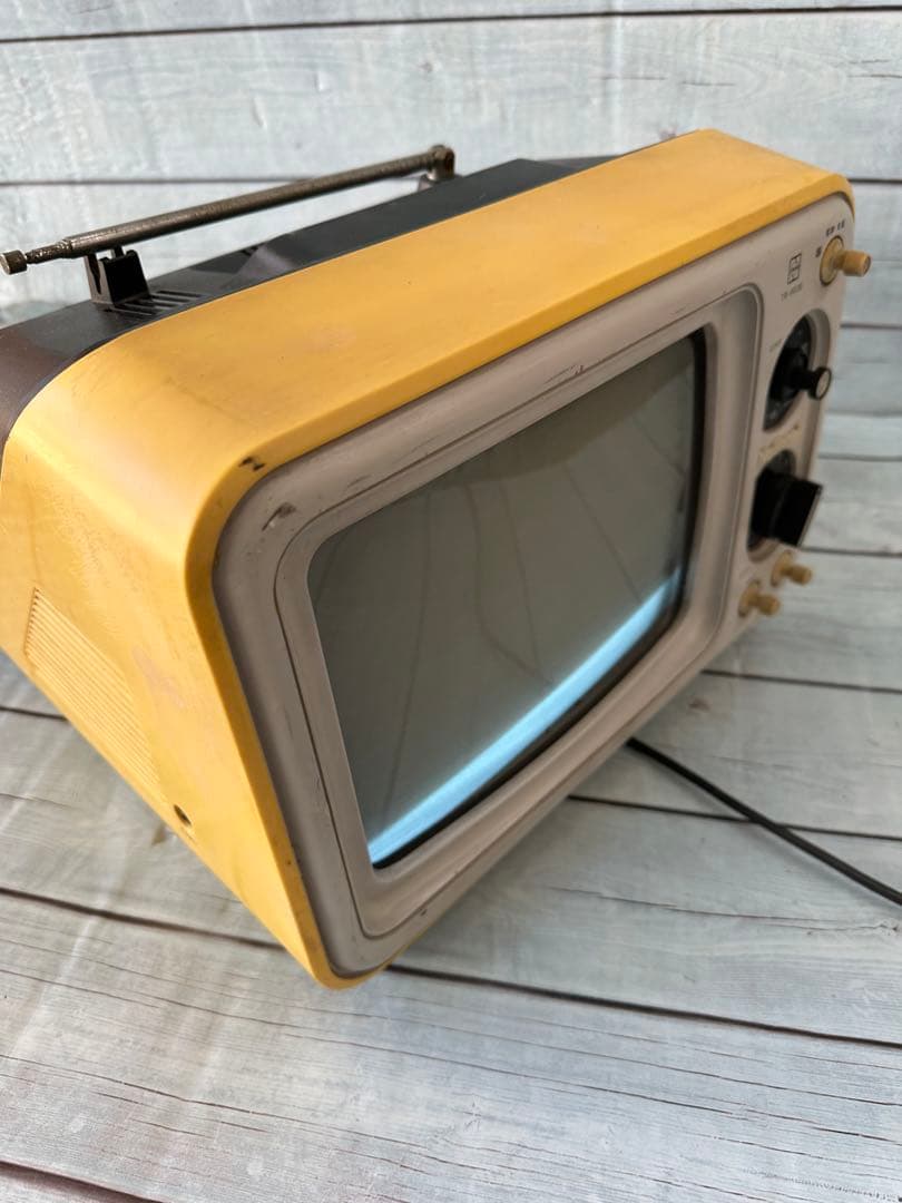 ナショナル白黒ブラウン管テレビ「TR-903E」(H15)