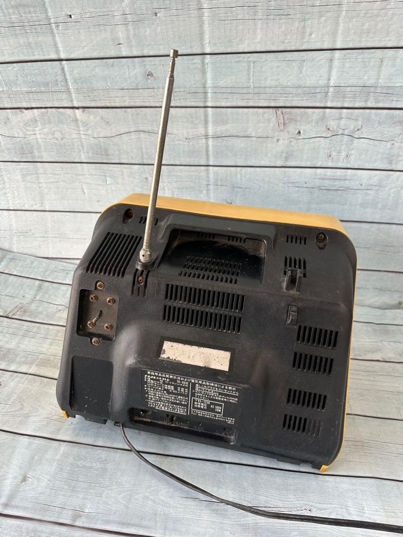 ナショナル白黒ブラウン管テレビ「TR-903E」(H15)