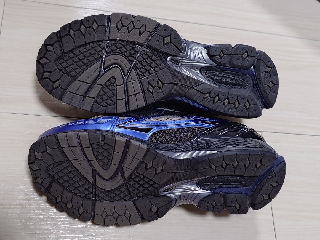 極美品NewBalance 1906L ブラック/ブルー 22.5 ローファー