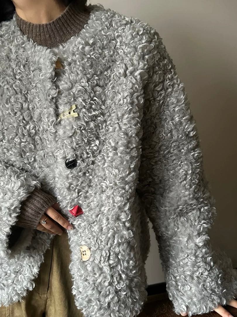 即購可Fano studios カラフルボタン ノーカラー ボアショートコート