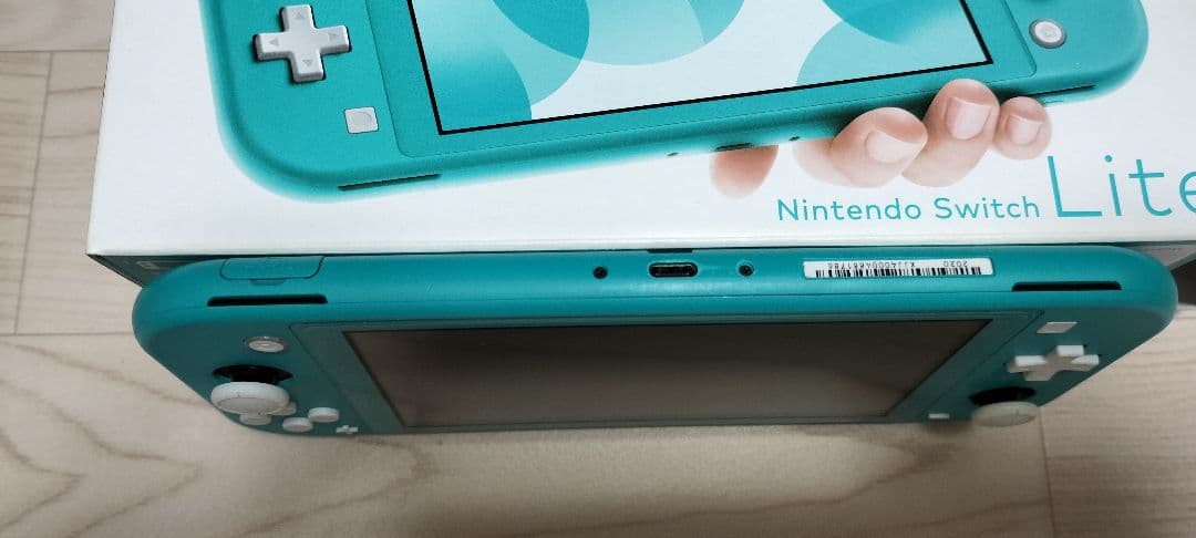 スイッチライト４点セット　本体/カバー/スタンド充電器/ワイヤレス発信機