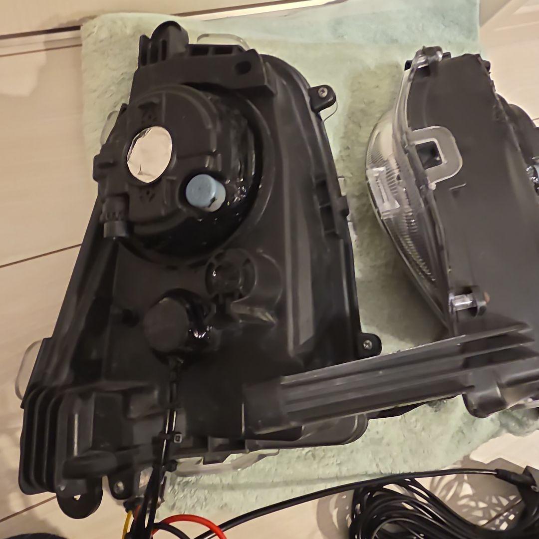 50　プリウス　前期　フォグランプ　H11バルブ交換式　3連RBG