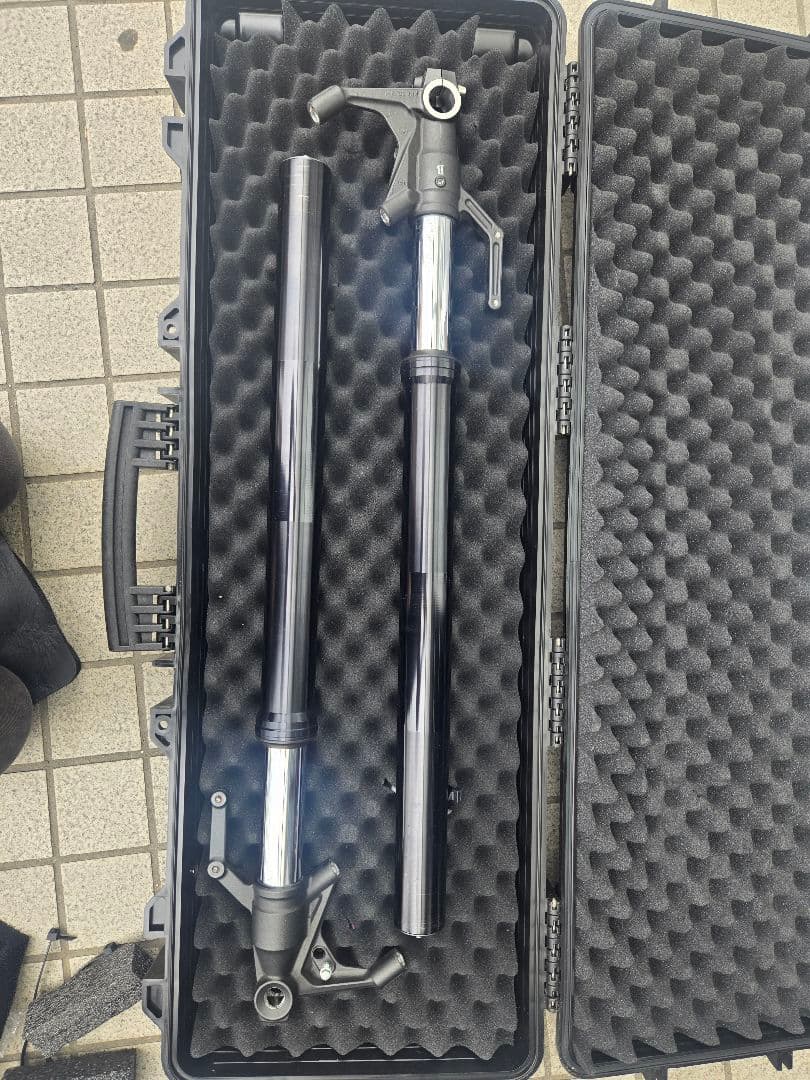 Z900RS　フロントフォーク