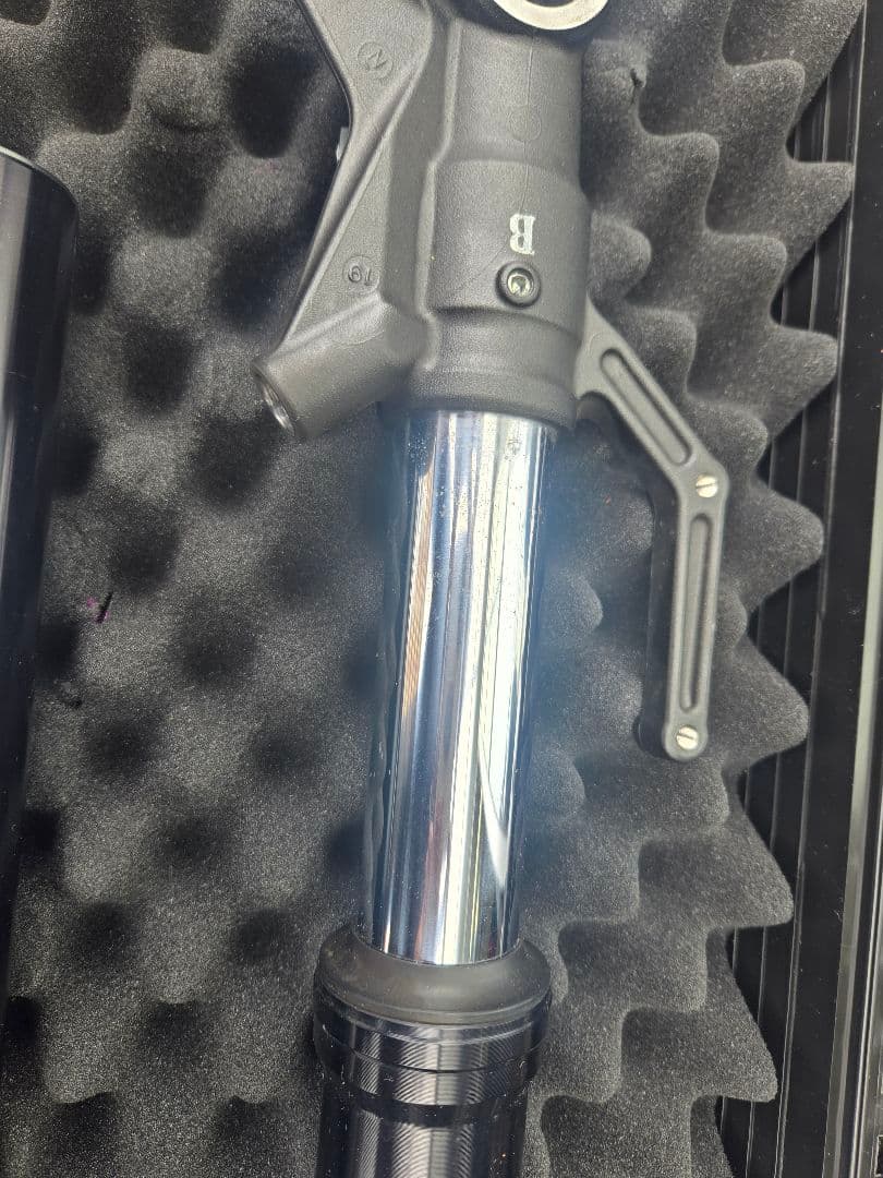 Z900RS　フロントフォーク