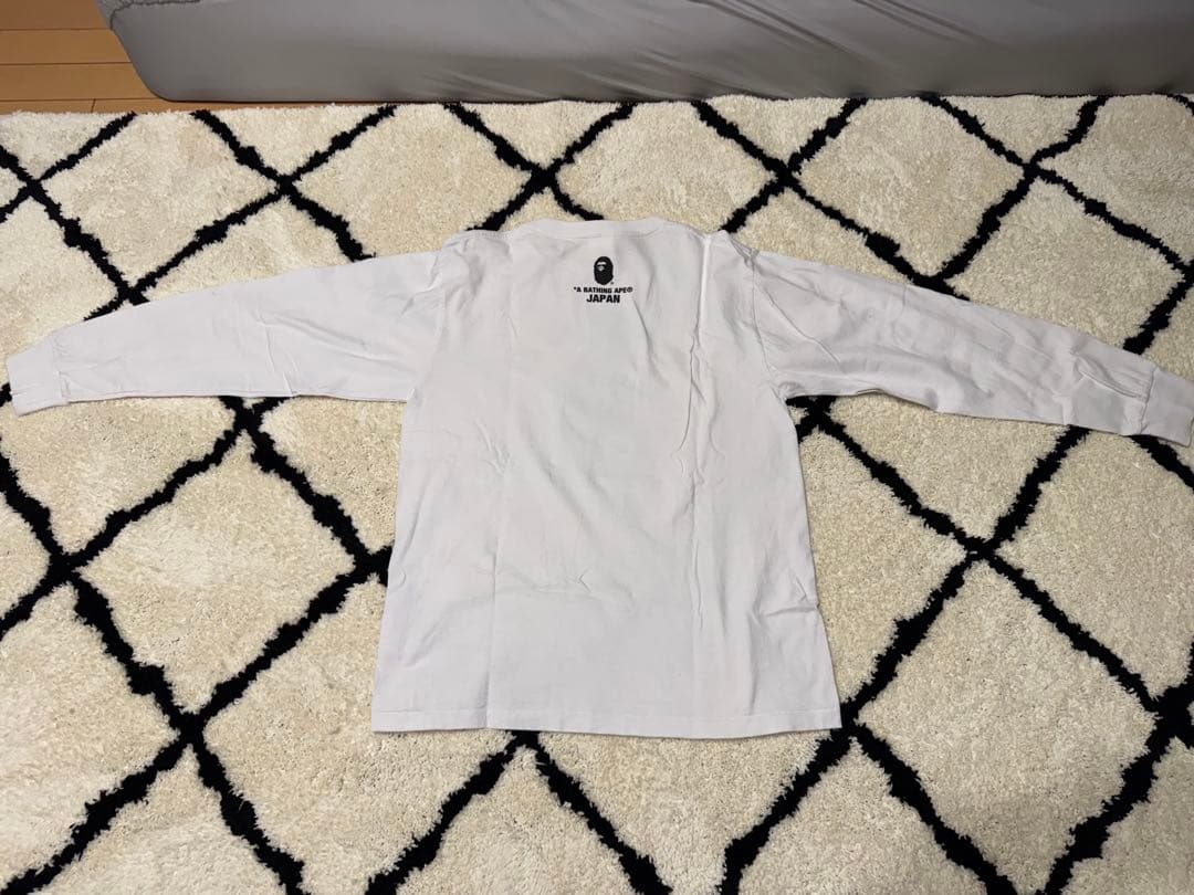 A BATHING APE 限定モデル　ロンT