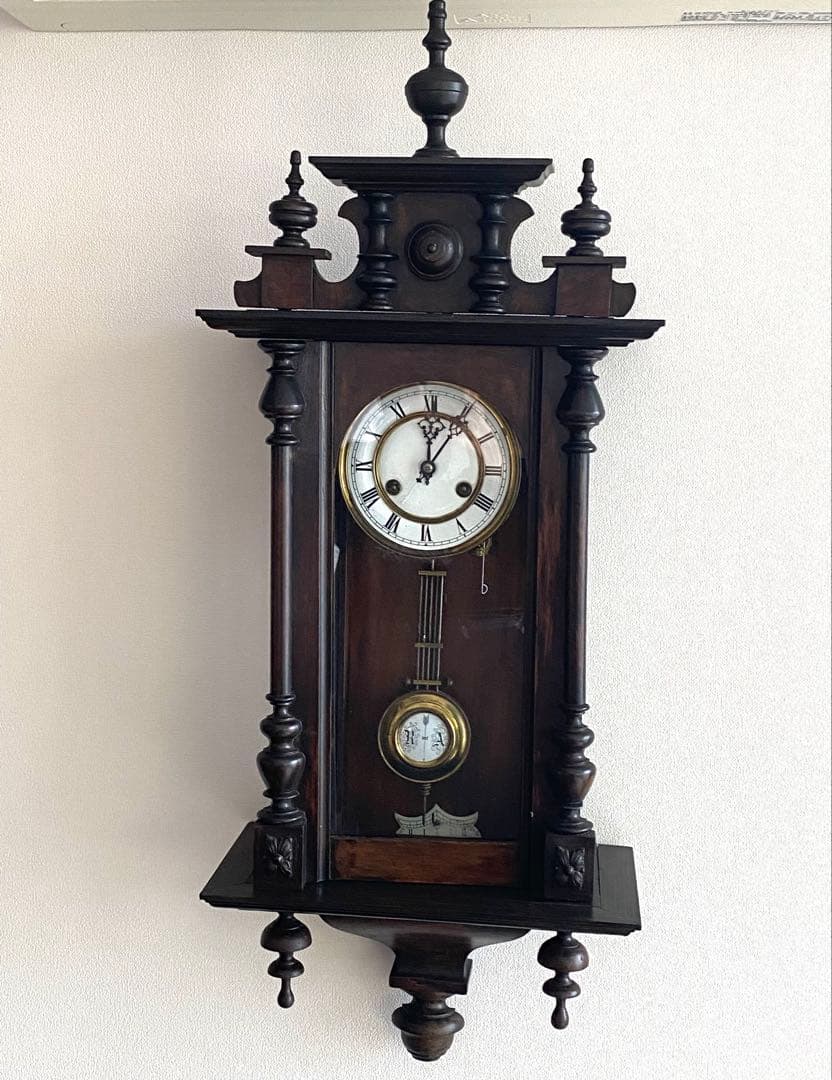 古い掛時計（機械式）