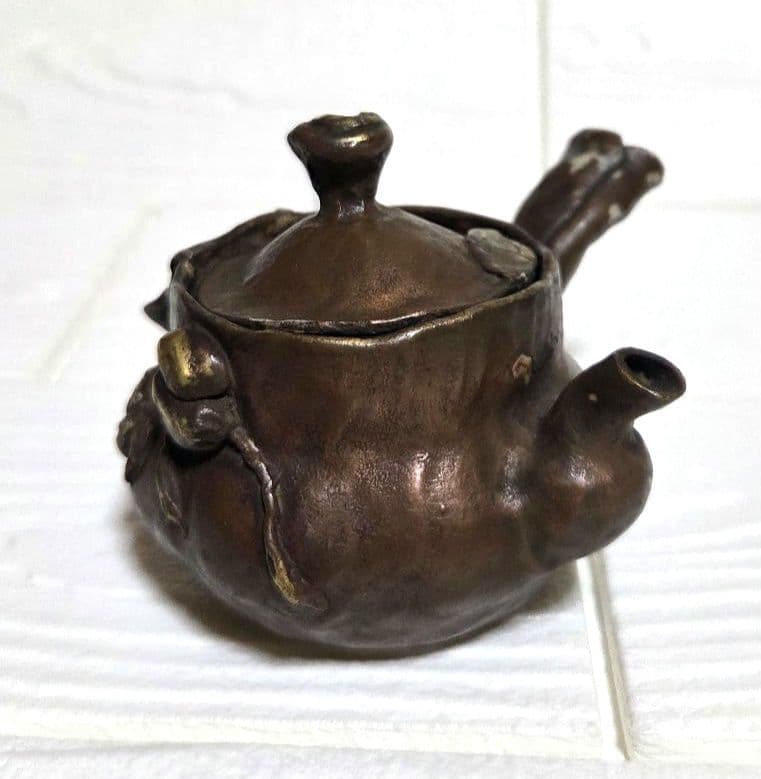 アンティーク 陶器製急須と茶碗 小型 ダークブラウン 金色装飾