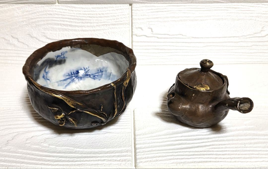 アンティーク 陶器製急須と茶碗 小型 ダークブラウン 金色装飾