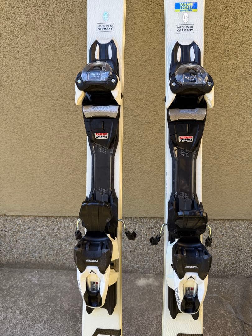 スキー板（レディース中級者用）