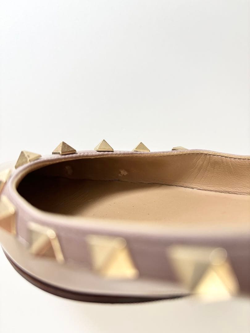 Valentino ヴァレンティノ ロックスタッズ エナメルバレリーナ