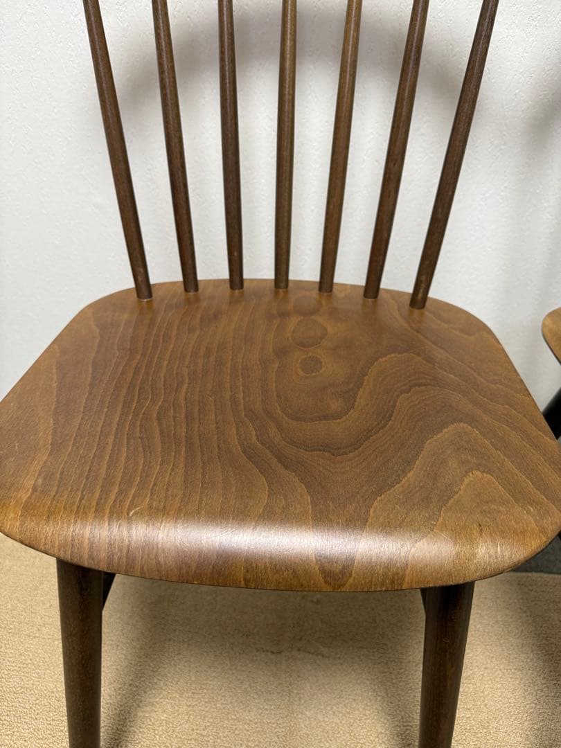 unico 木製スピンドルチェア