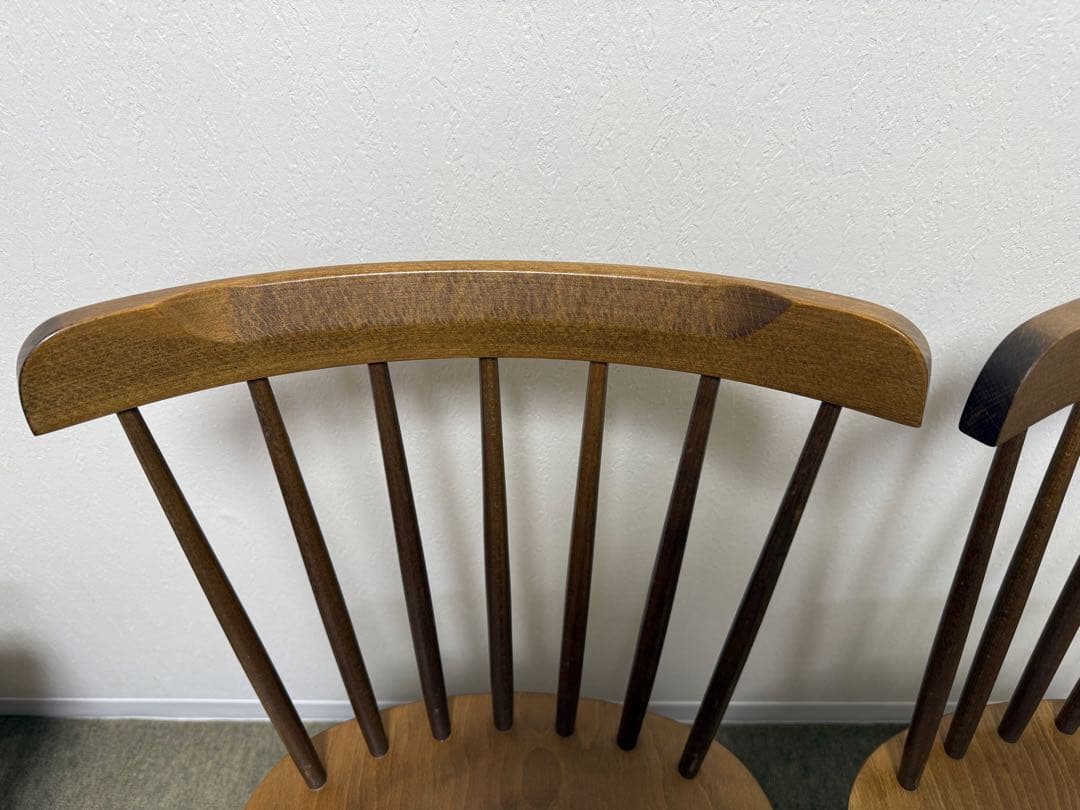 unico 木製スピンドルチェア