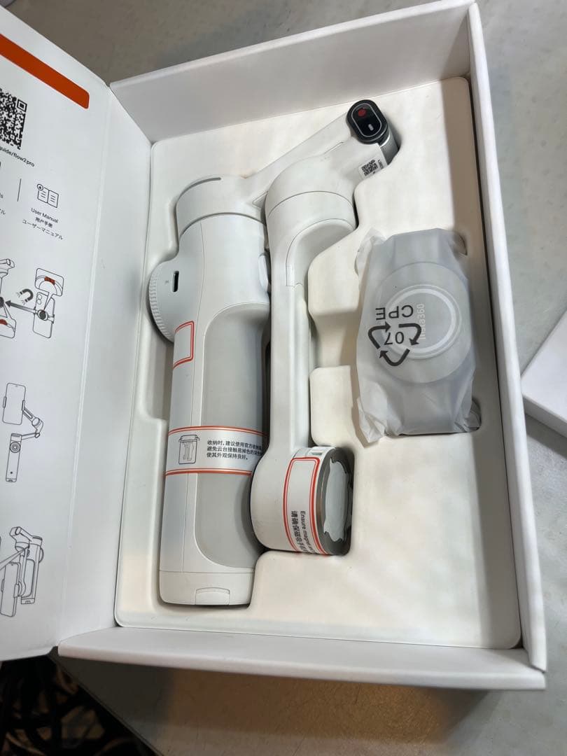 【２回使用】Insta360 Flow 2 Pro クリエイターキット ホワイト