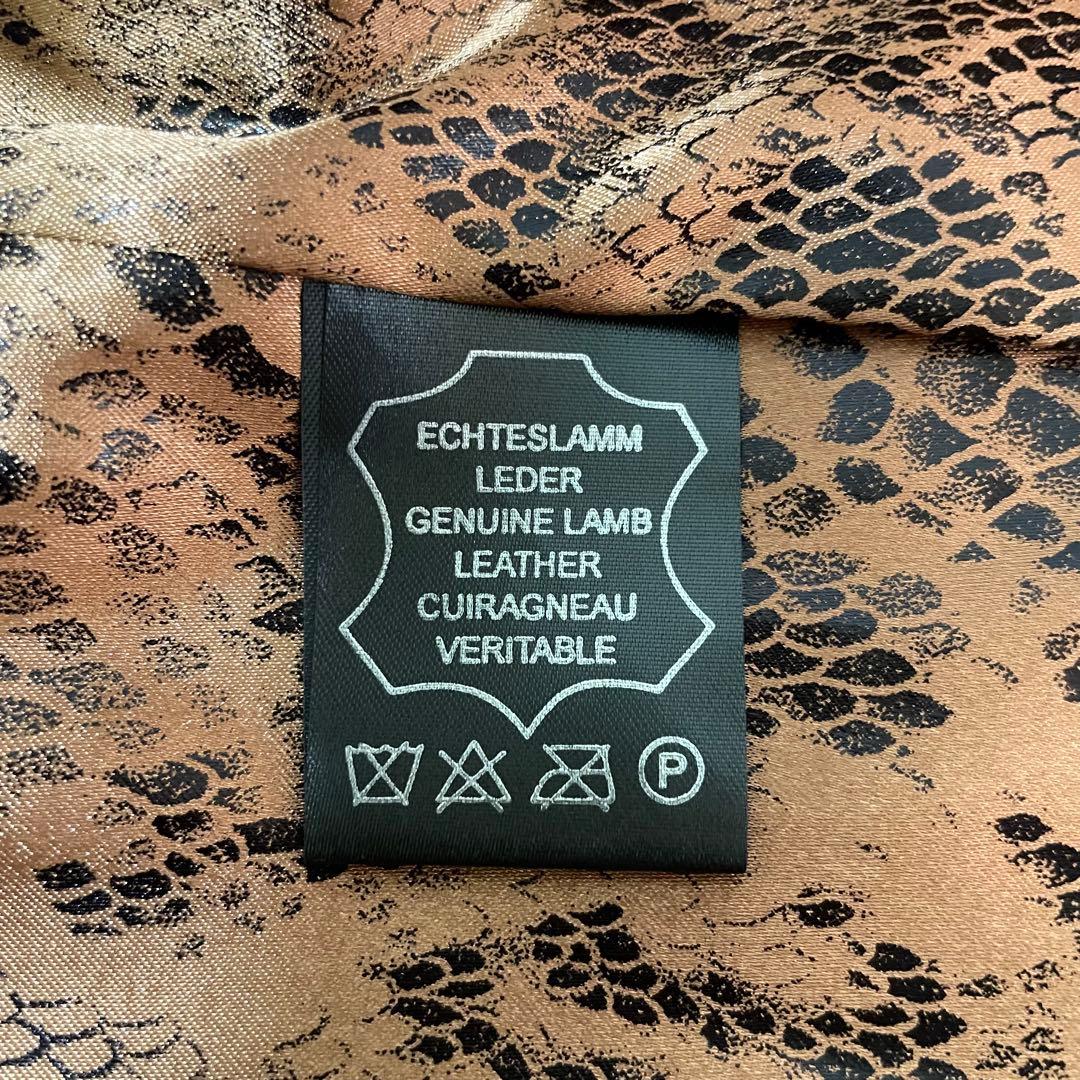 未使用に近い ラムレザーコート パイソン柄 マキシ丈 本革 ベルト S-M相当