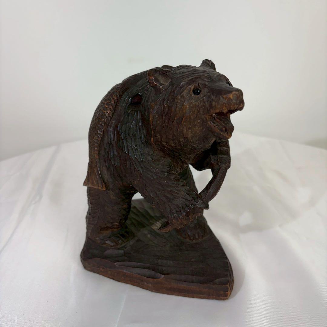 木彫り熊　背負い鮭　彫刻　北海道