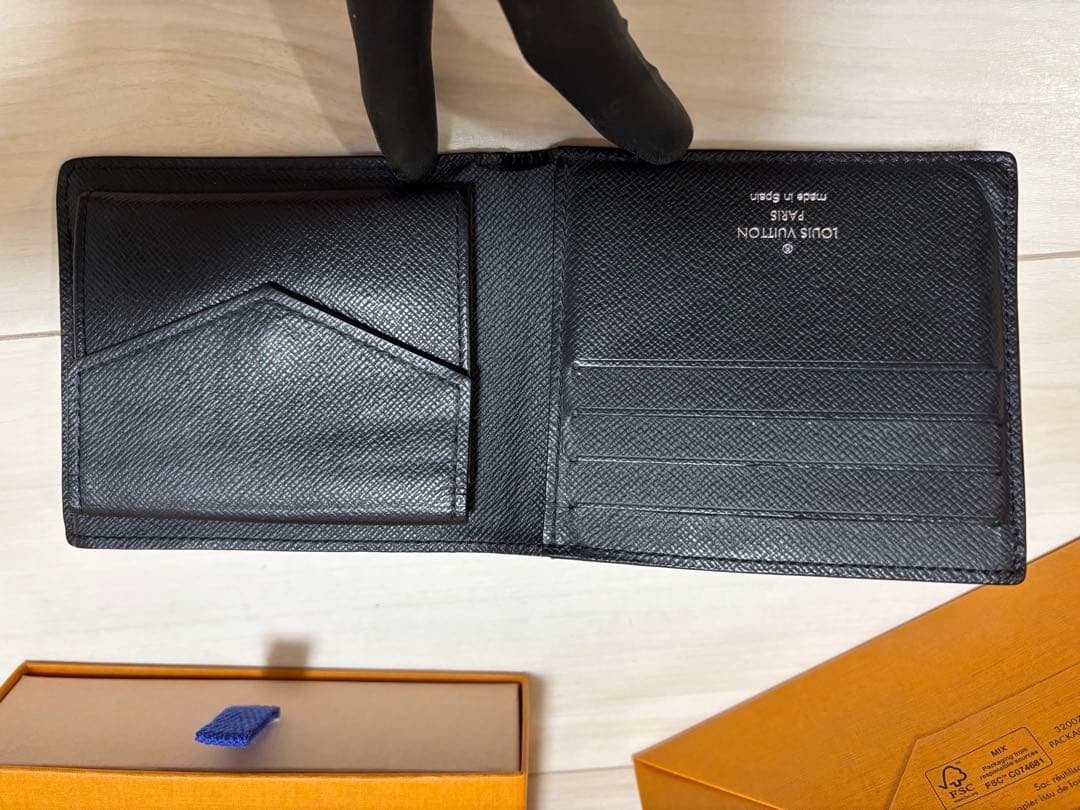 美品‼新型 ルイヴィトン　エピ　二つ折り財布　エピ ポルトフォイユ マルコ