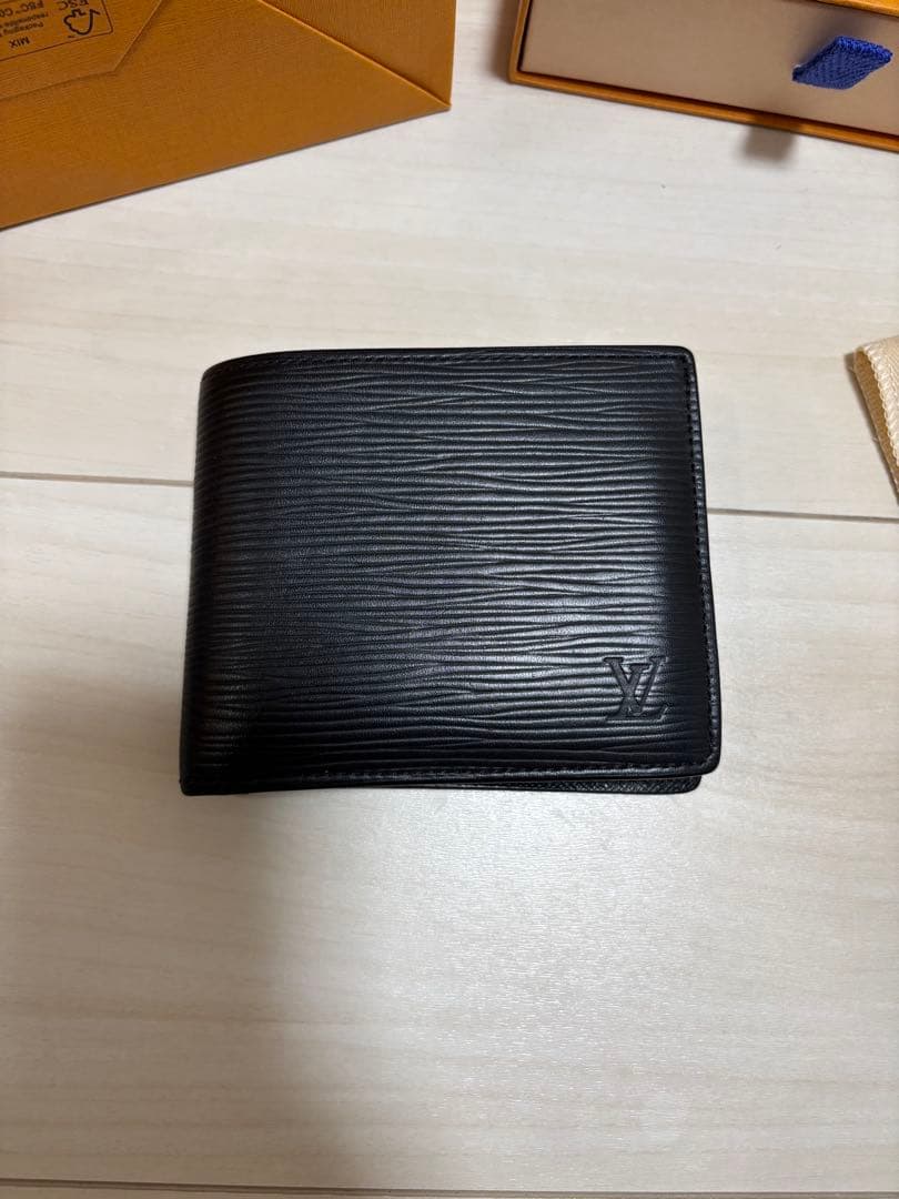 美品‼新型 ルイヴィトン　エピ　二つ折り財布　エピ ポルトフォイユ マルコ