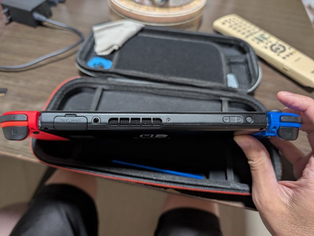 3日限定Nintendo Switch 本体 青/赤 充電器付き