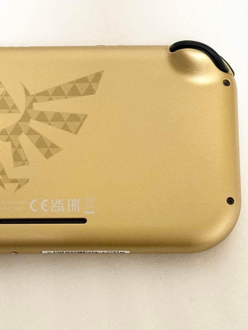 【極美品】ニンテンドースイッチライト ハイラルエディション