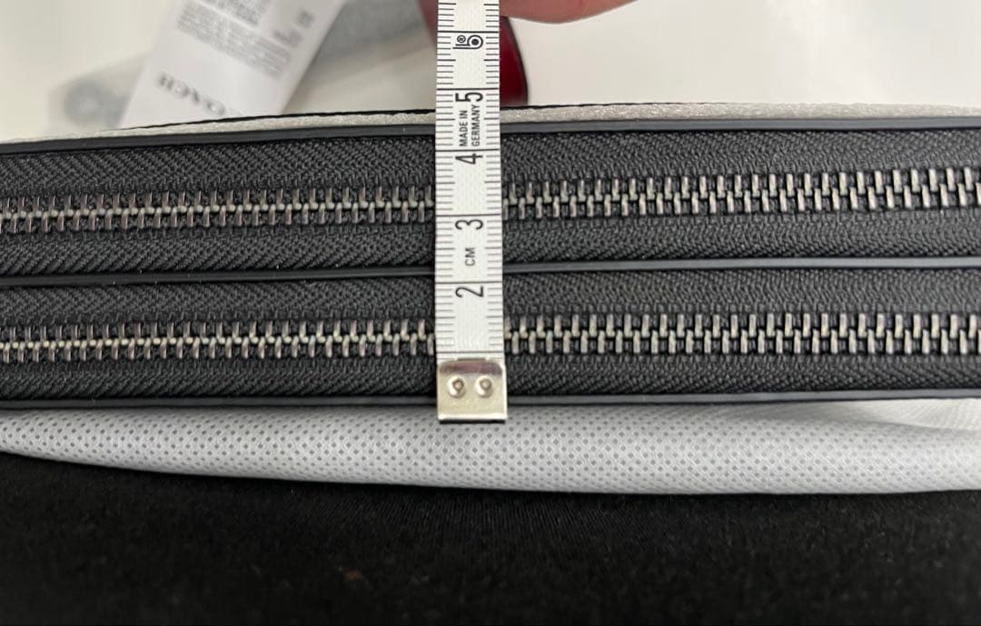 COACH ブラック バッグ ストラップ付き