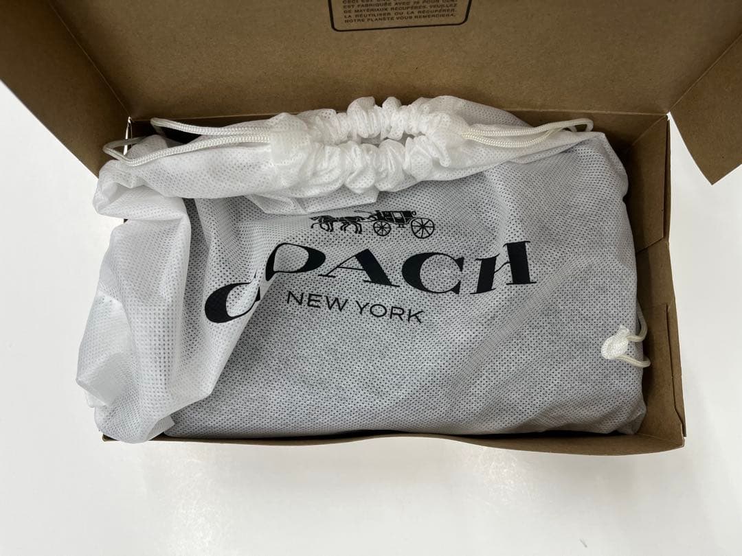 COACH ブラック バッグ ストラップ付き