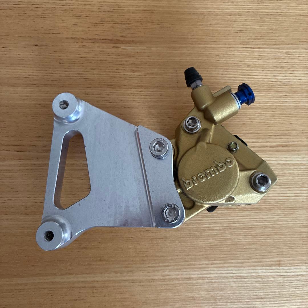 ヤマンボキャリパー　モンキー　NSRフォーク用キャリパーサポート付　ブレンボ