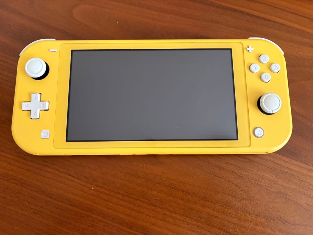 任天堂SwitchLight イエロー