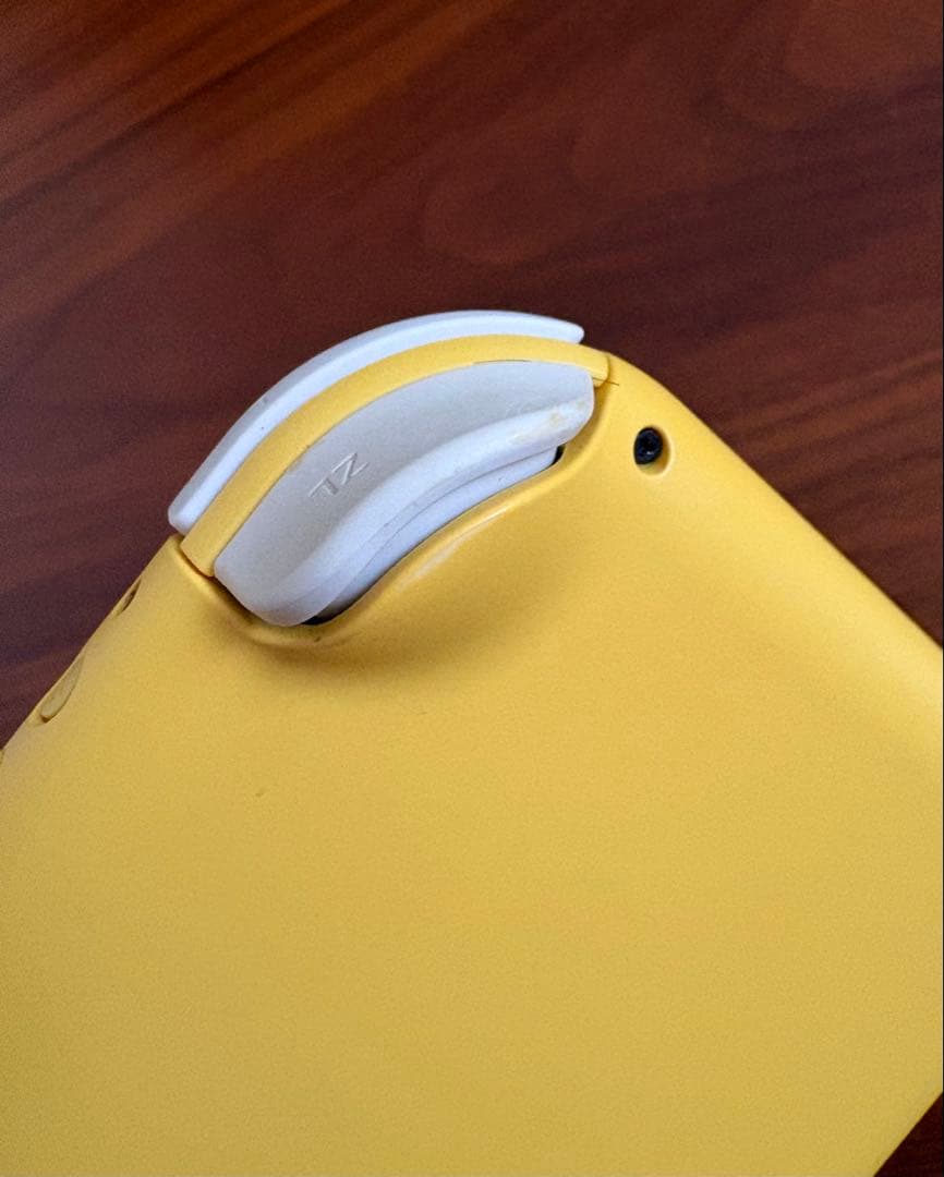 任天堂SwitchLight イエロー