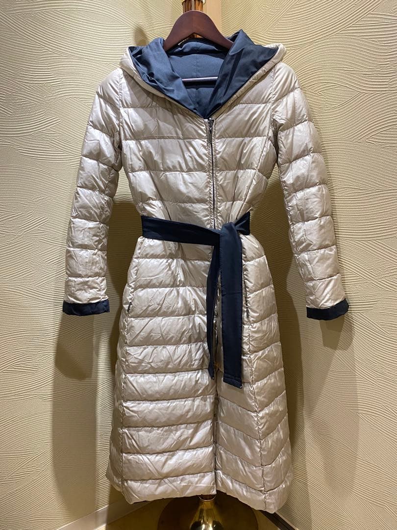 Weekend MaxMara リバーシブルダウンロングコート（ベージュ／黒）