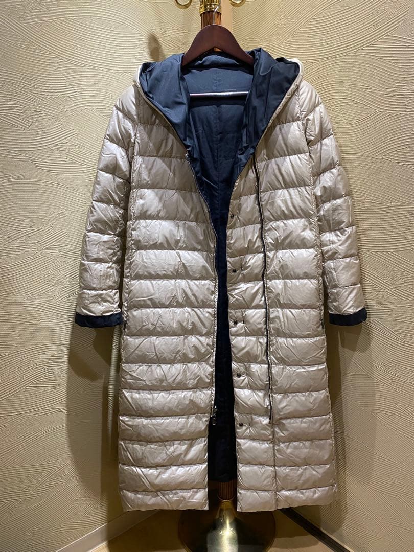 Weekend MaxMara リバーシブルダウンロングコート（ベージュ／黒）