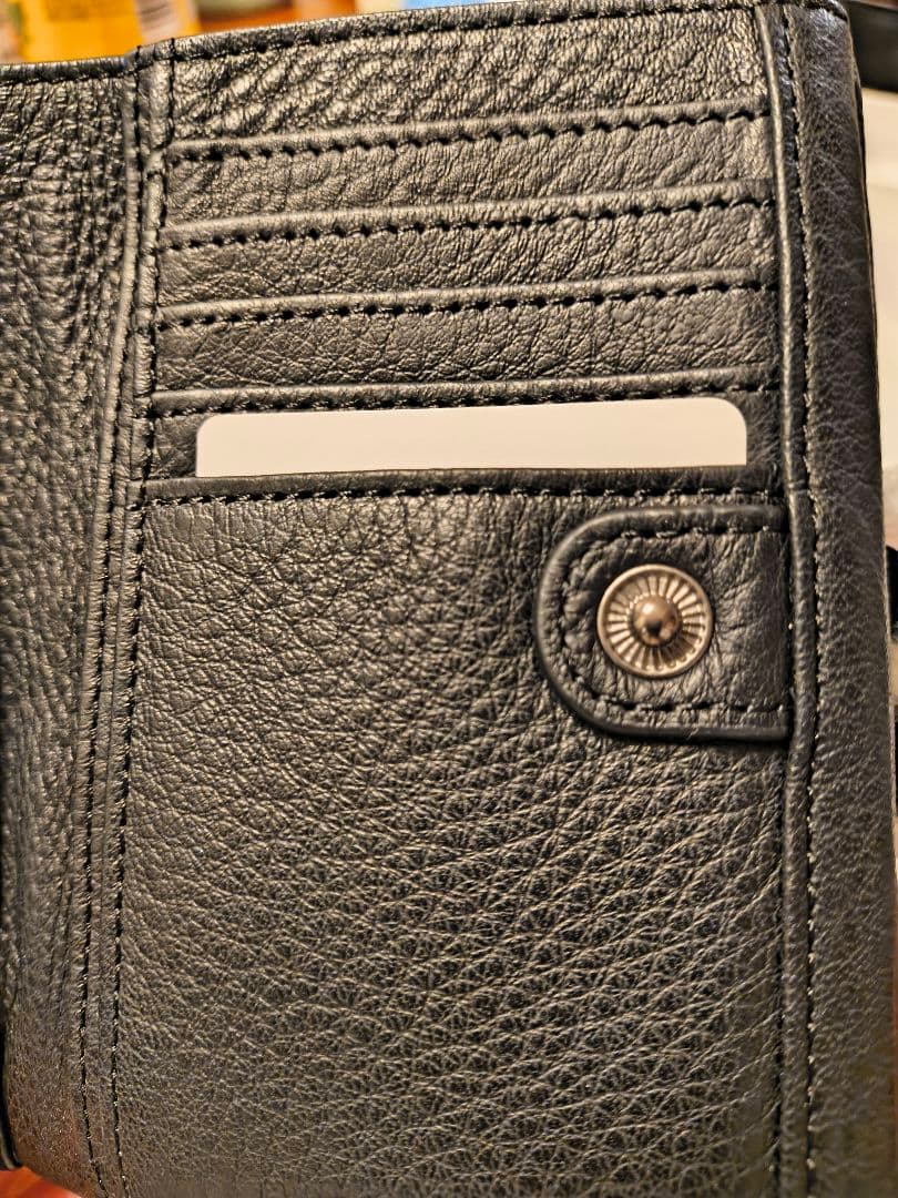 イアパピヨネ　牛革がま口2つ折り財布