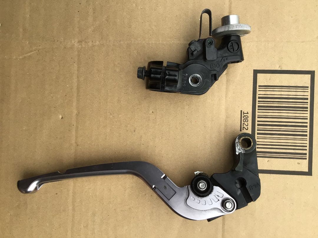 ニッシンラジアルブレーキマスターとクラッチレバー