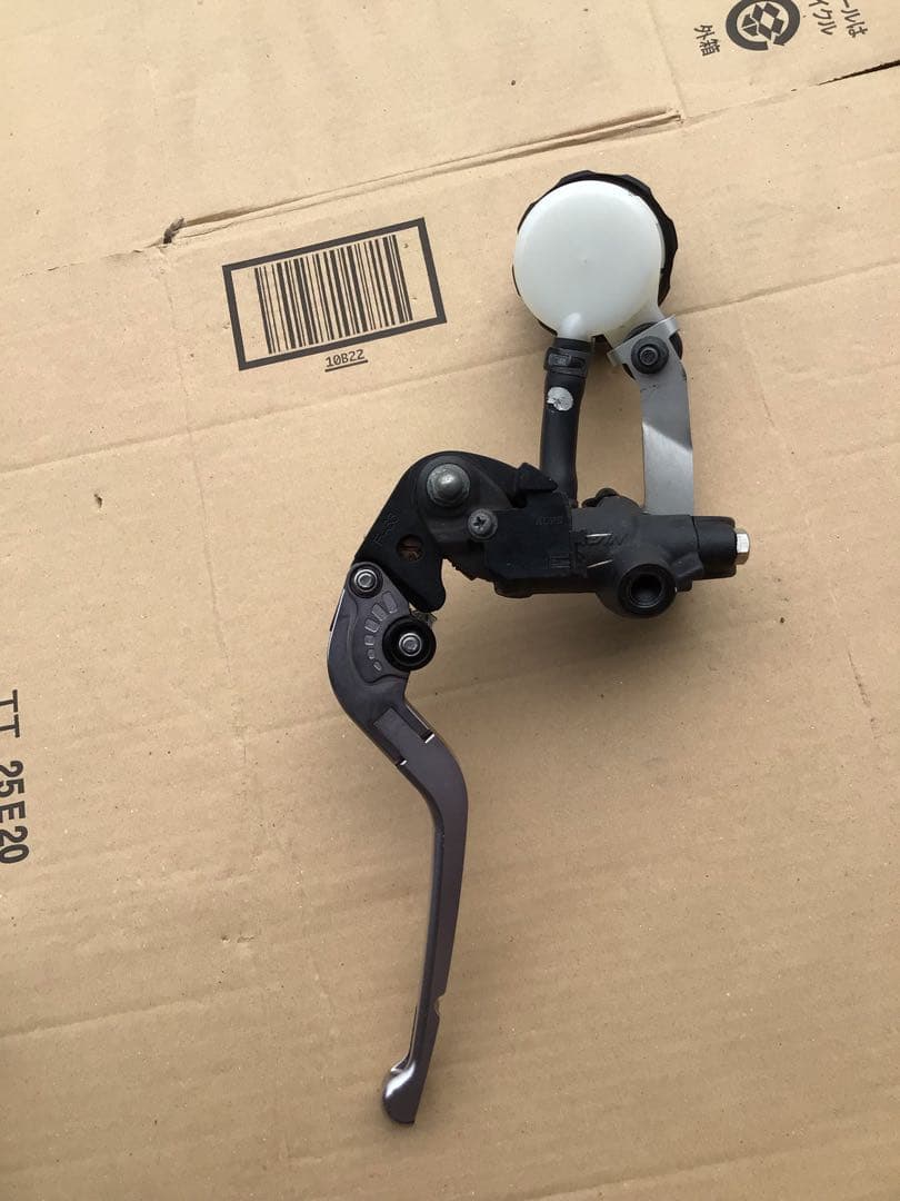 ニッシンラジアルブレーキマスターとクラッチレバー