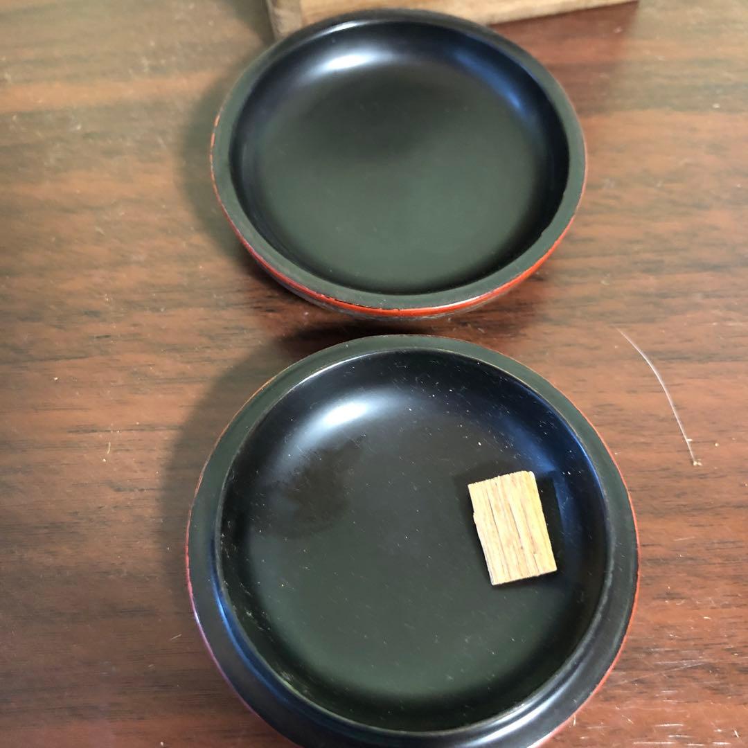 堆朱　香合　雲唐草