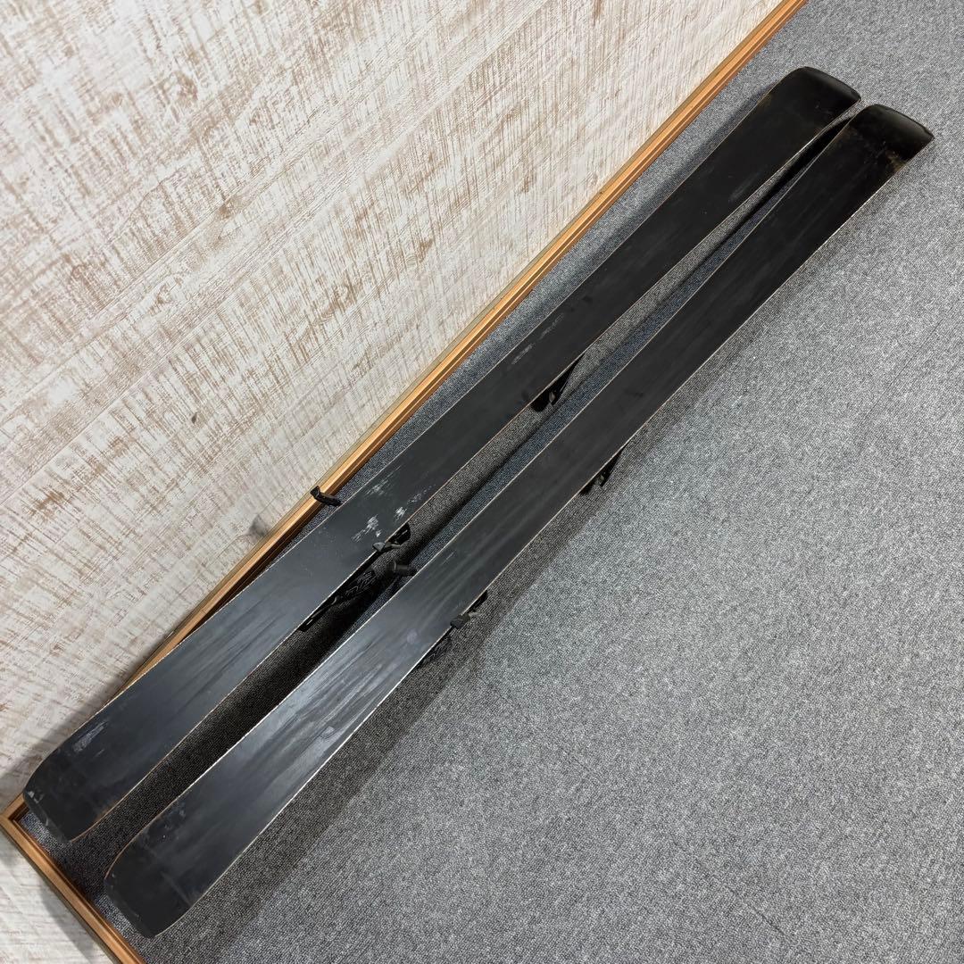 【送料無料】ATOMIC カービングスキー