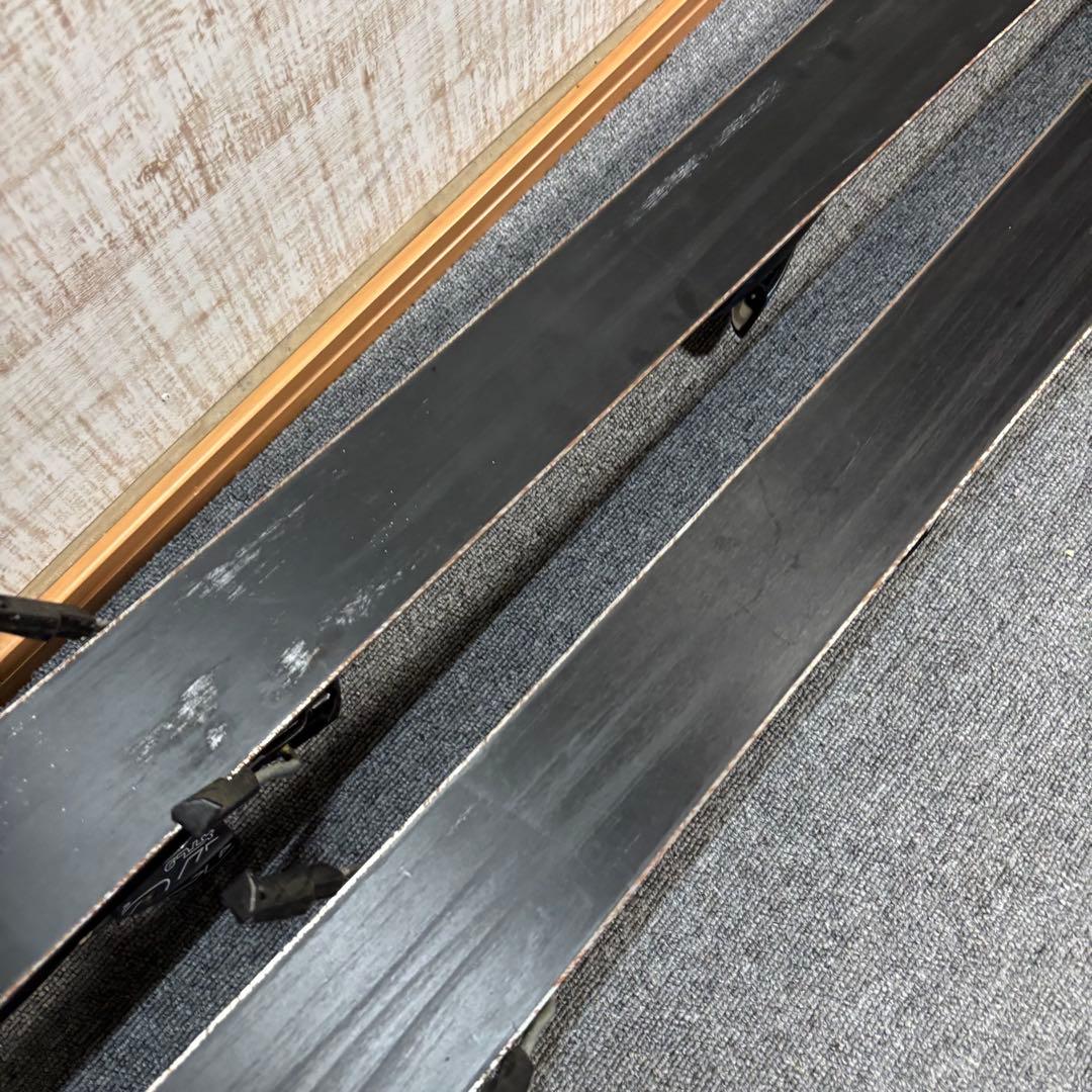 【送料無料】ATOMIC カービングスキー