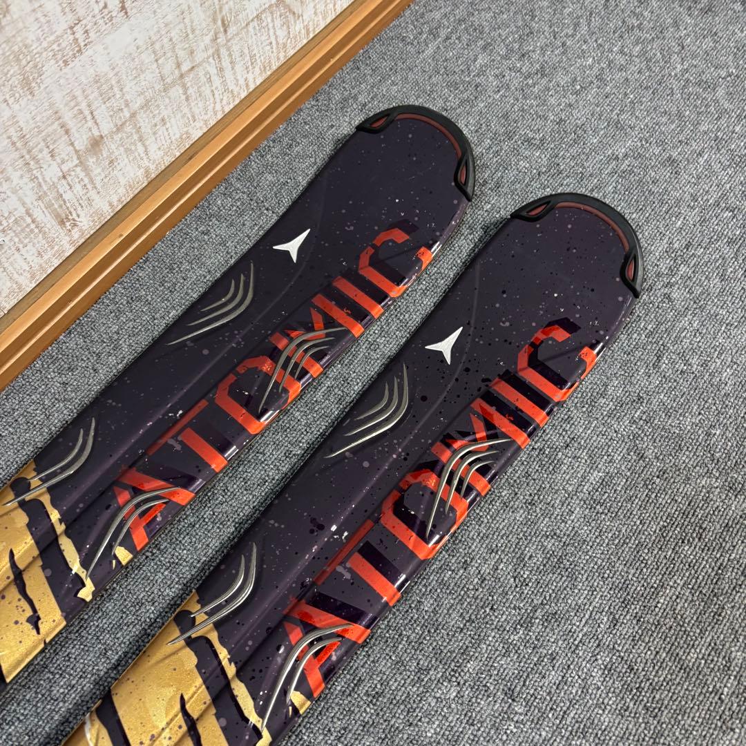 【送料無料】ATOMIC カービングスキー