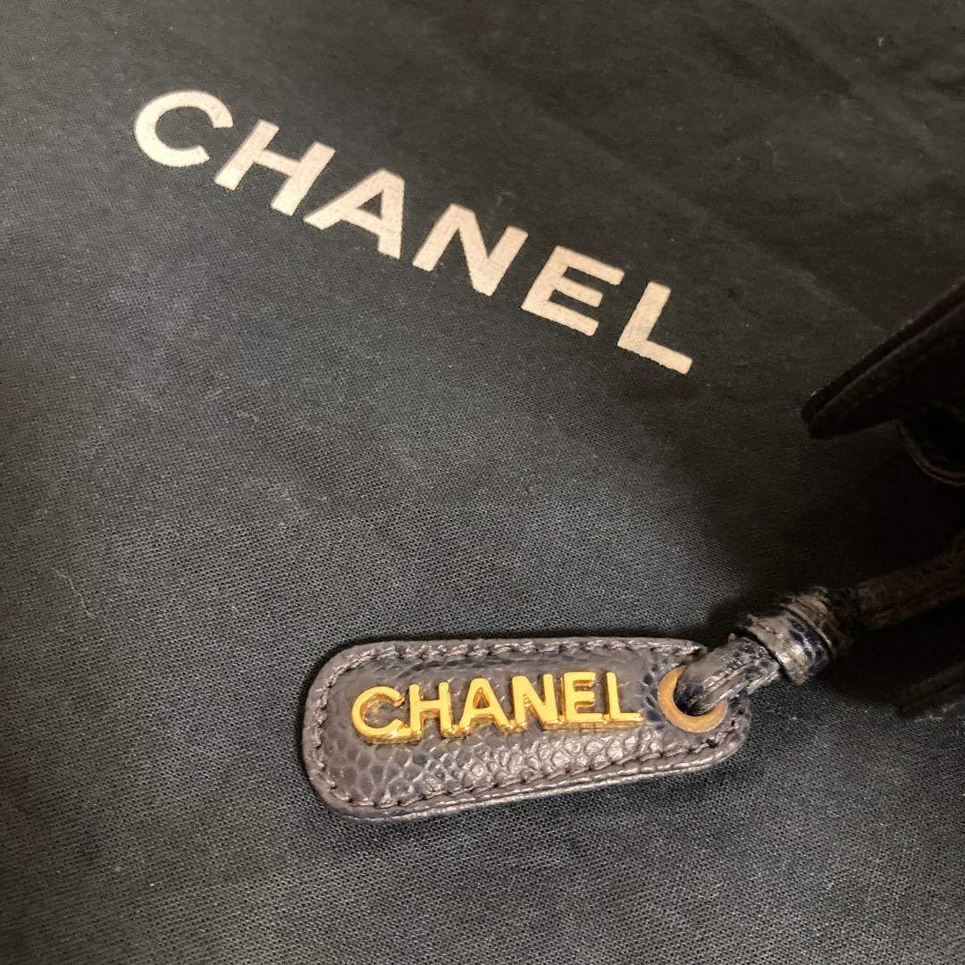 シャネル　トリプルココ　キャビアスキン　ゴールド　チェーンバッグ　ショルダー