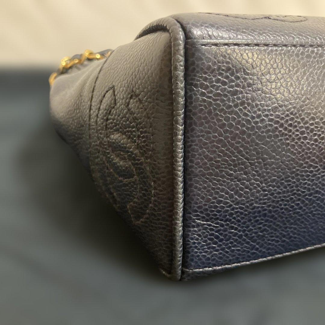 シャネル　トリプルココ　キャビアスキン　ゴールド　チェーンバッグ　ショルダー